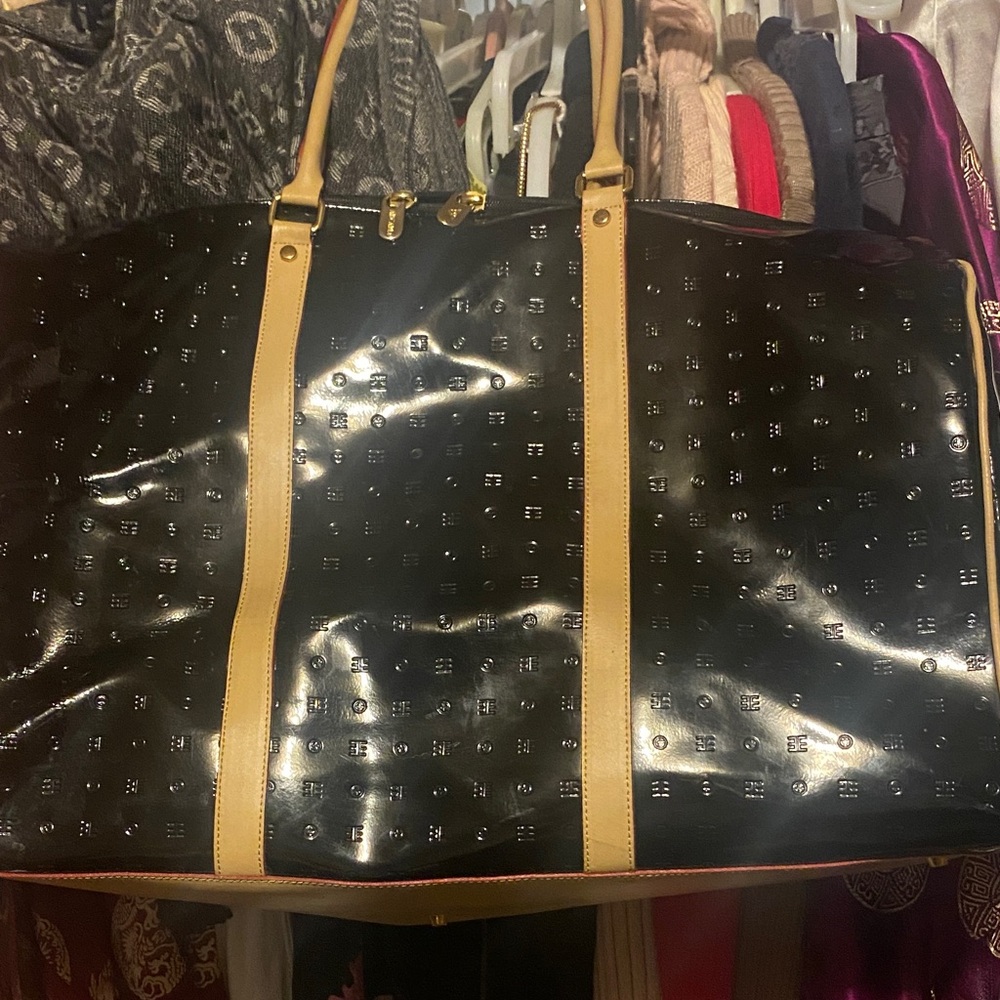 Arcadia Black and Tan Travel Bag